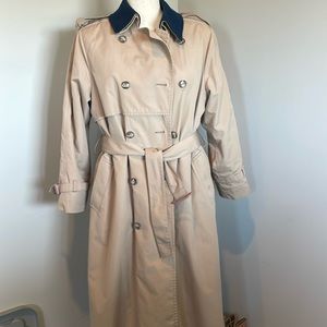 London fog trenchcoat size 14 P wool zip out lining/collar. Pink buckle detail.